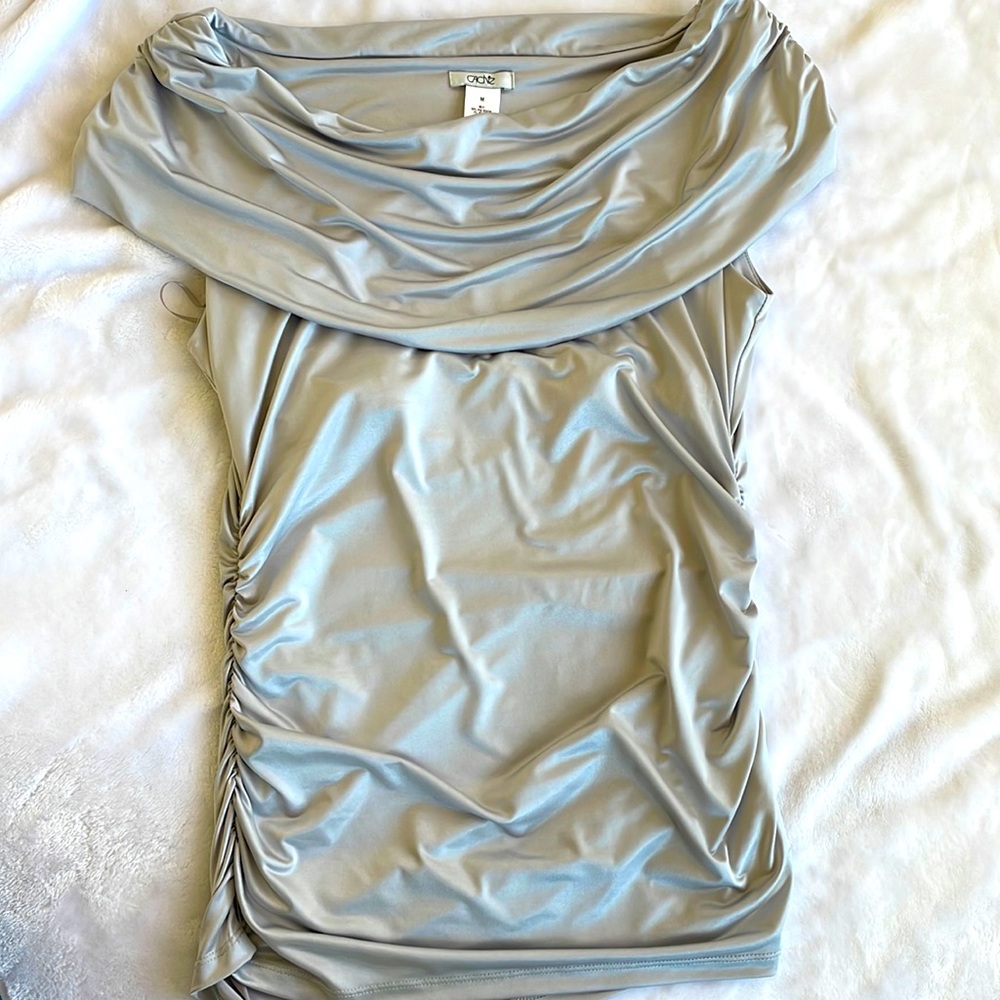 Cache light silver sleeves top